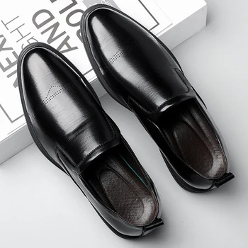 Высококачественный бренд Мужская обувь из натуральной кожи Глянцевая деловая обувь Мужская конференция Формальная обувь Повседневные лоферы Бесплатная доставка