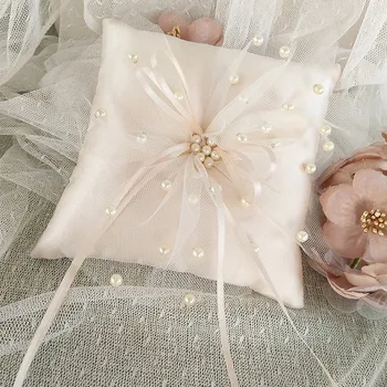 Подушка для обручальных колец для украшения свадьбы 15 x 15 см Кружевной жемчужный декор Атласная свадебная подушка с лентами