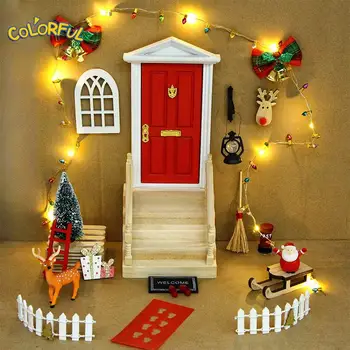 Рождественский кукольный домик Красный рождественский декор двери Струнная шляпа Венок Мини-дерево Подарочные коробки Сказочный игрушечный домик Миниатюрная модель сцены